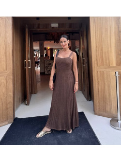 VESTIDO LARGO DE PUNTO CON ESCOTE CUADRADO