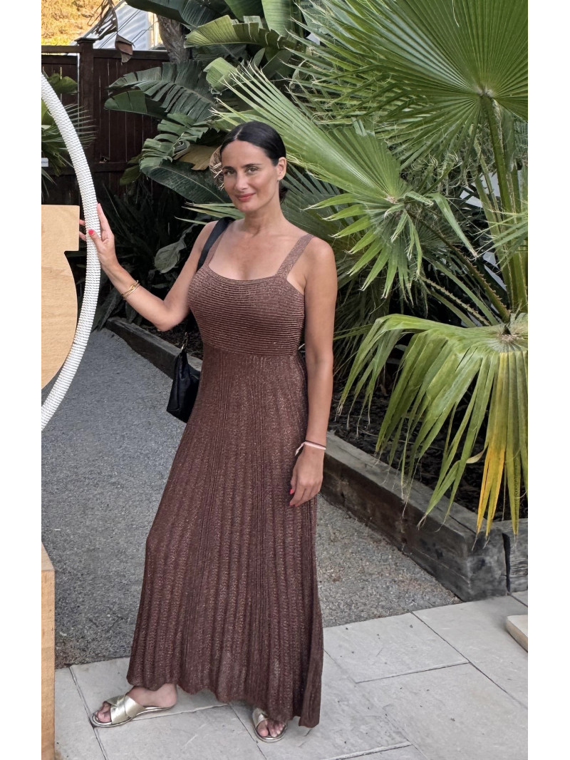 VESTIDO LARGO DE PUNTO CON ESCOTE CUADRADO