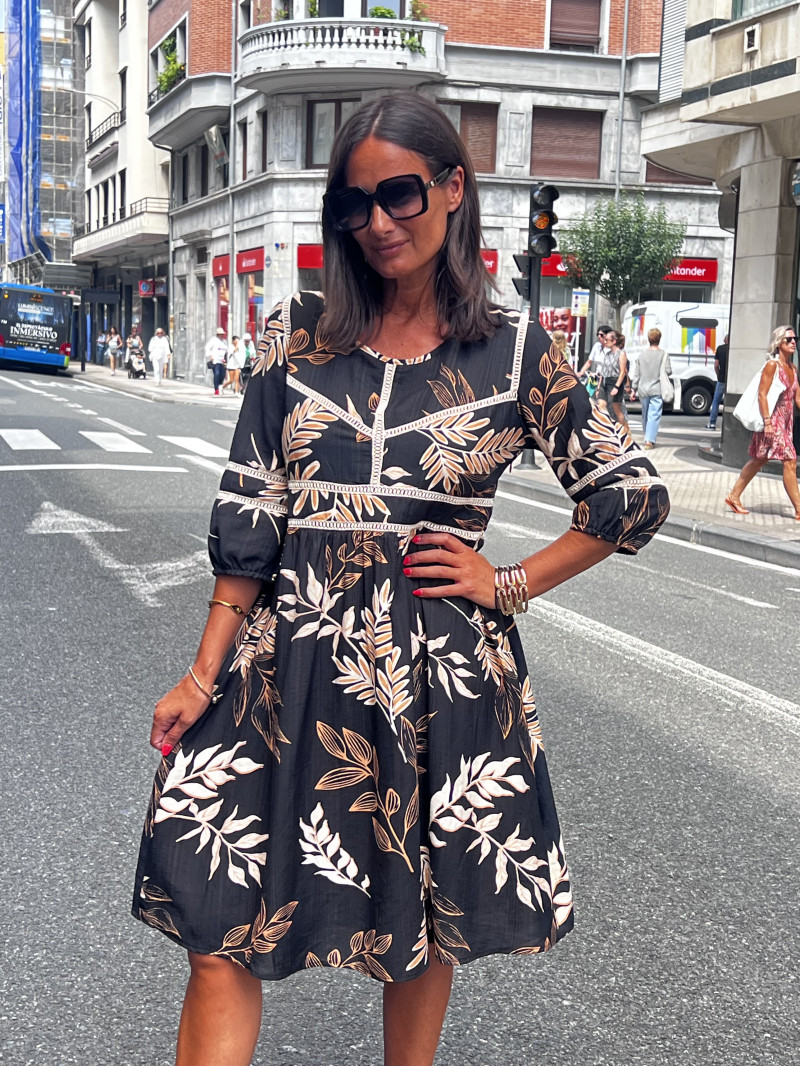 VESTIDO CORTO ESTAMPADO MANGA 3/4