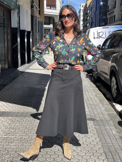 FALDA MIDI CON VUELO