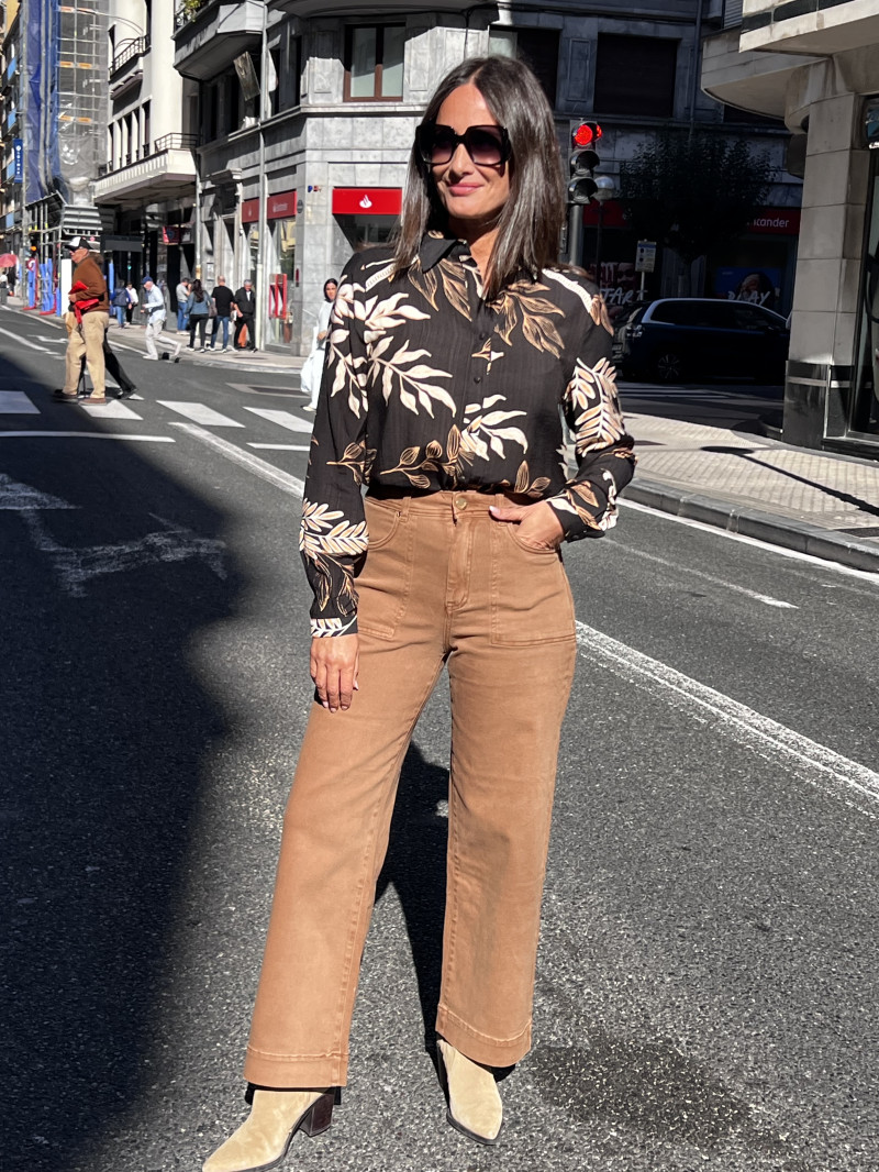 315 JEANS TIRO ALTO, ELASTICO Y PIERNA ANCHA