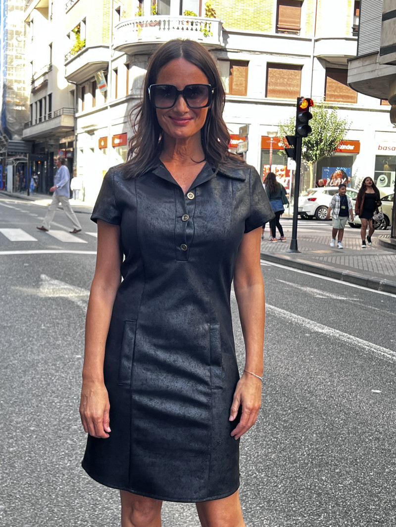 VESTIDO CORTO EFECTO PIEL
