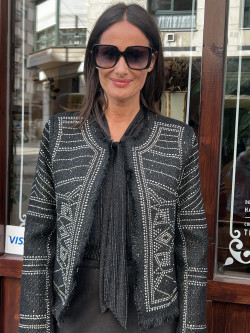 CHAQUETA TWEED CON TACHUELAS