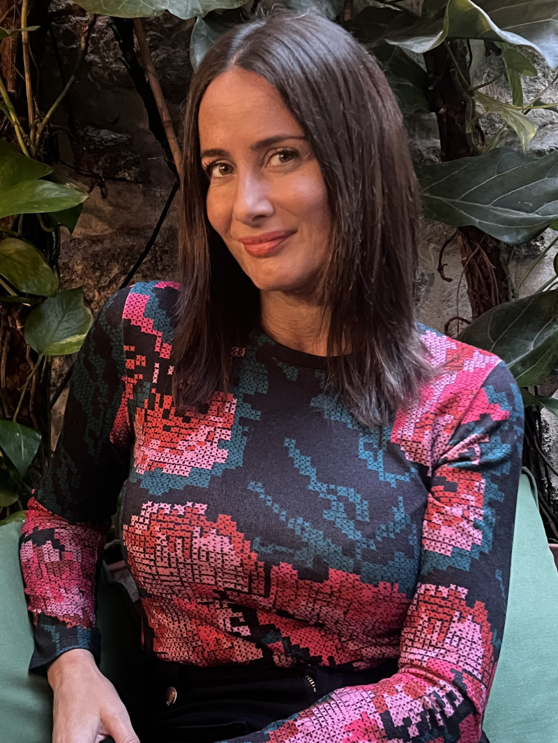 CAMISETA MANGA LARGA ESTAMPADO FLORAL PIXELADO