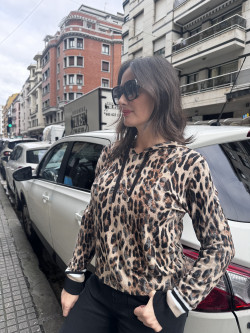 SUDADERA DE PUNTO CON CAPUCHA