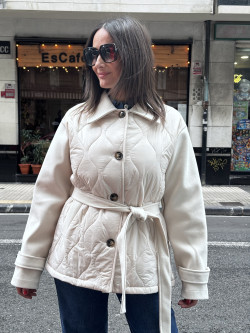 CHAQUETA COMBINADA ACOLCHADA CON CINTURÓN