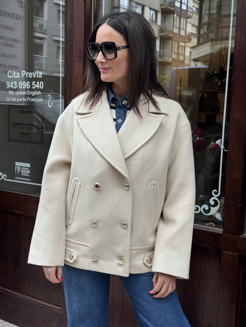 CHAQUETA CRUZADA DE CORTE RECTO