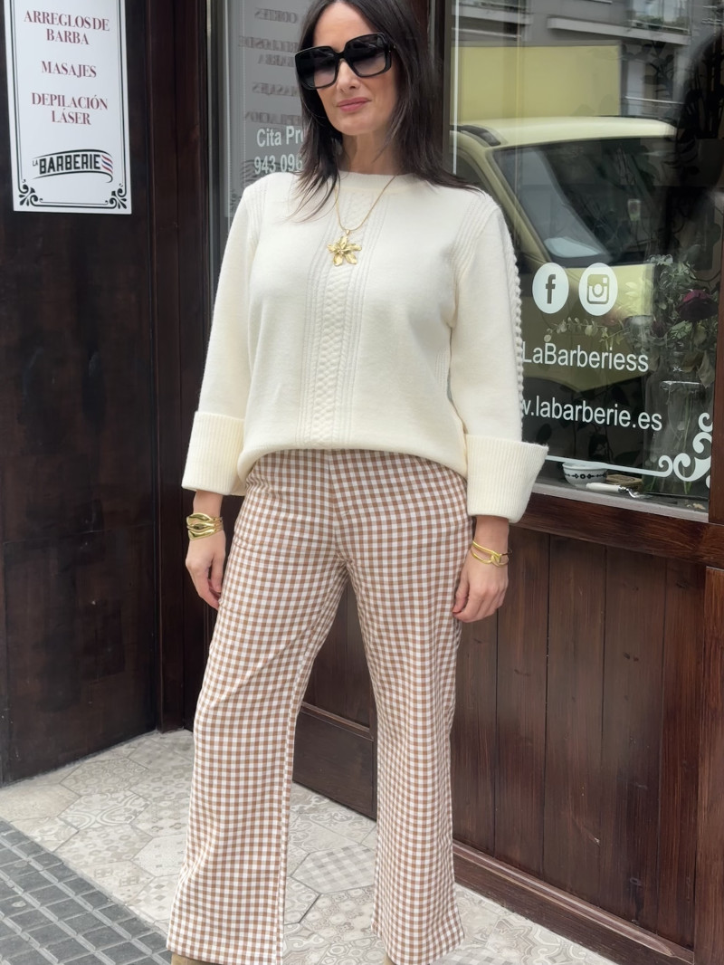 PANTALÓN CUADRO VICHY CORTE RECTO LIGERAMENTE ACAMPANADO