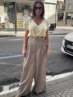 PANTALÓN PALAZZO SATINADO ESTAMPADO CAMUFLAJE