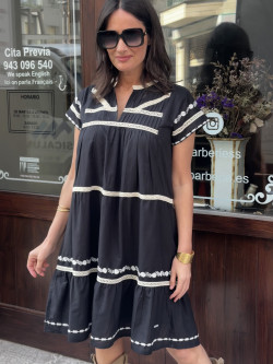 VESTIDO CORTO DETALLES...