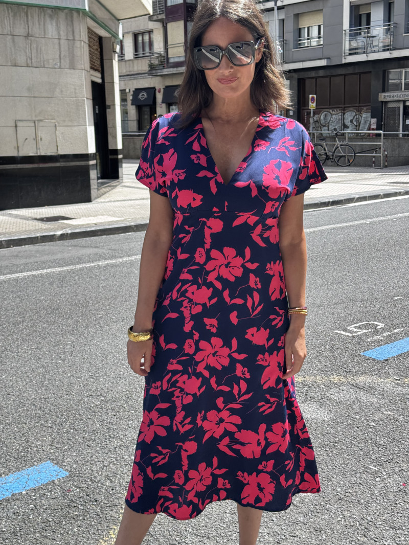 VESTIDO ESTAMPADO FLORAL CORTE MIDI