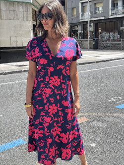VESTIDO ESTAMPADO FLORAL CORTE MIDI
